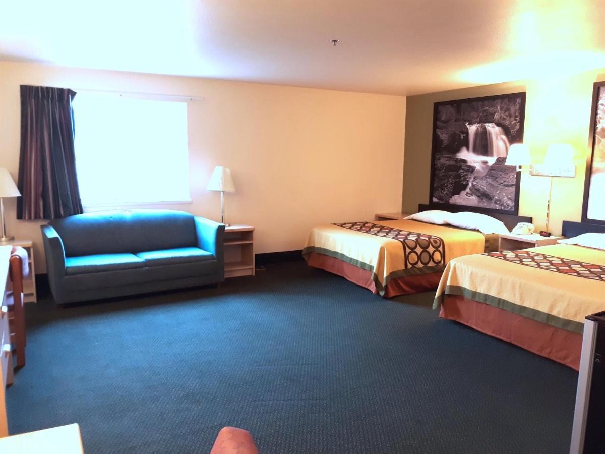 Super 8 By Wyndham Hamilton Hotel Kültér fotó